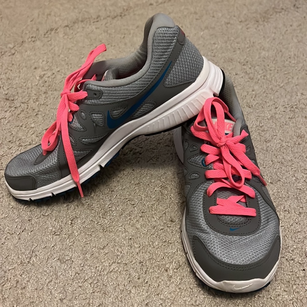 NIKE Revolution 2 Gray Pink Lace Up Sneakers Style# 554902-006, Size 9.5 - Picture 3 of 7